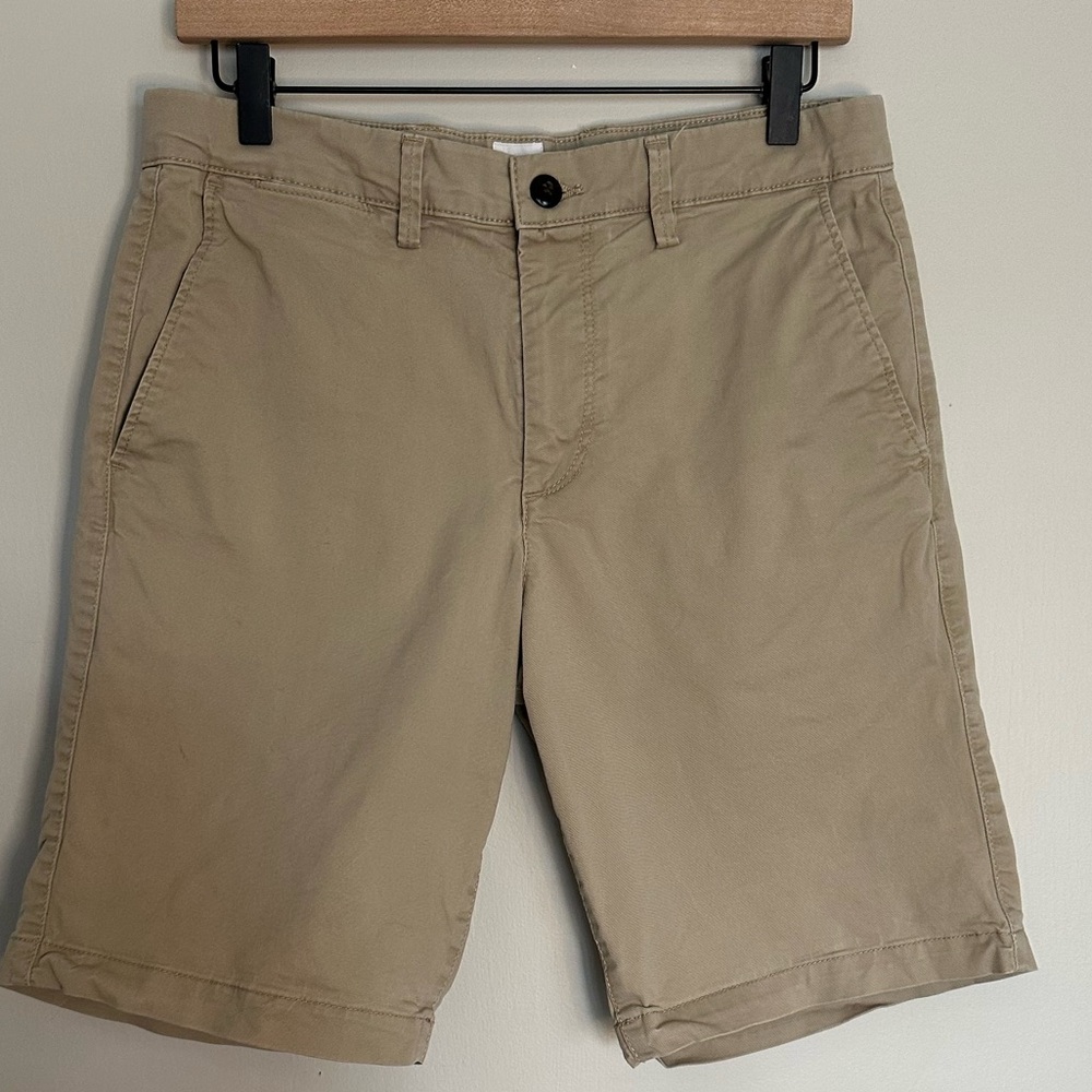 Men’s GAP Khaki Shorts 10”